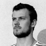 Kunstnik Martin Saar Viscosa Kultuuritehase kompleksis Hiiumaal. mida teha Hiiumaal ja kuhu minna lastega. Arhitektuuripärand mis loob kunsti, teatrit, kontserte ja festivale. Puhka Eestis kontserdid, söögikohad ja festivalid. Majutus Hiiumaal ning kirev kultuurikava, loodusmatkad, kultuurireisid ja giidituurid.