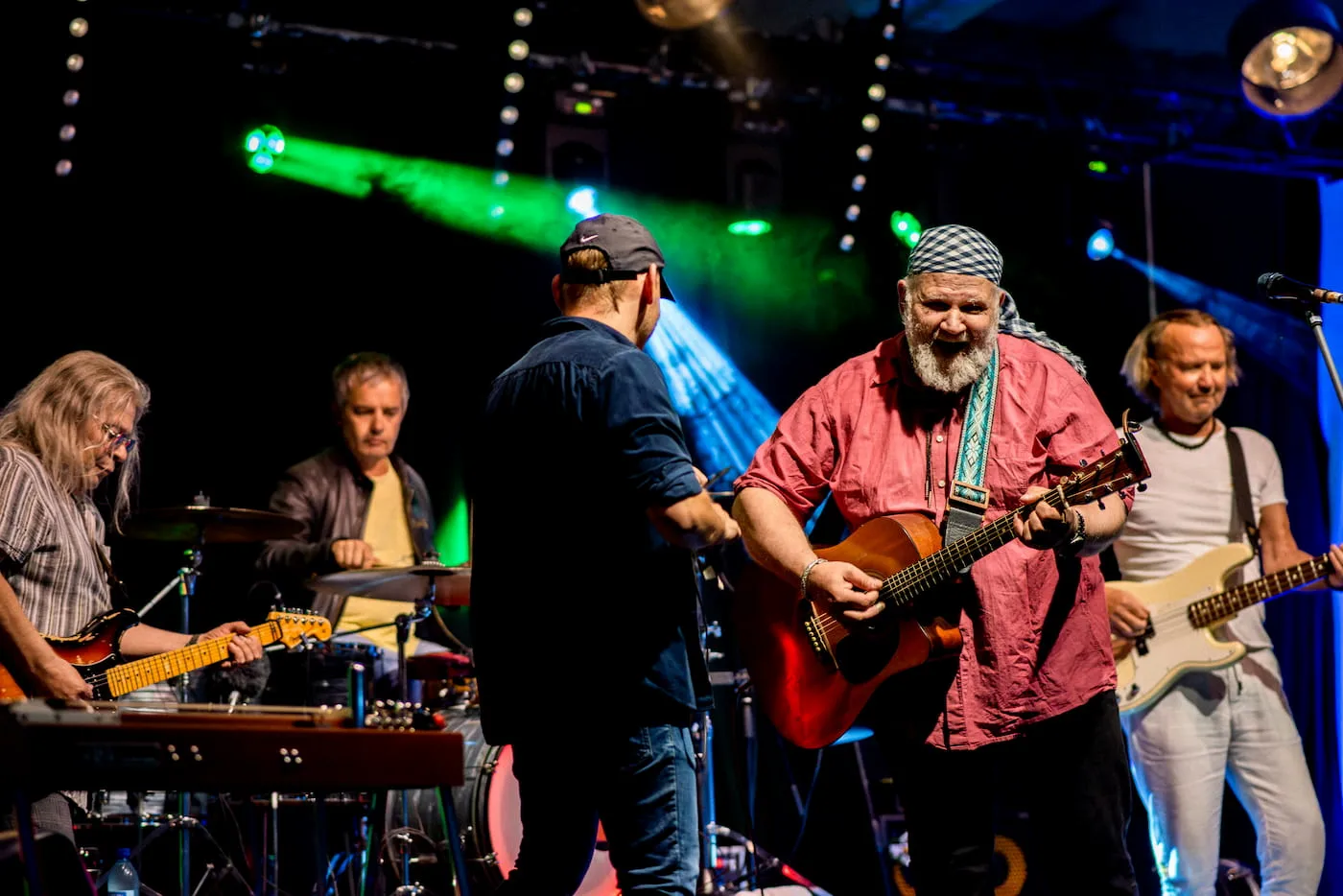 Puhka Eestis kontserdid, söögikohad ja festivalid Viscosas Hiiumaal. Kinkekaart ja perepuhkus Eestis ja majutus Hiiumaal 