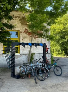 Pumptrack Viscosa kultuuritehases Hiiumaal ja Veloplus rattad